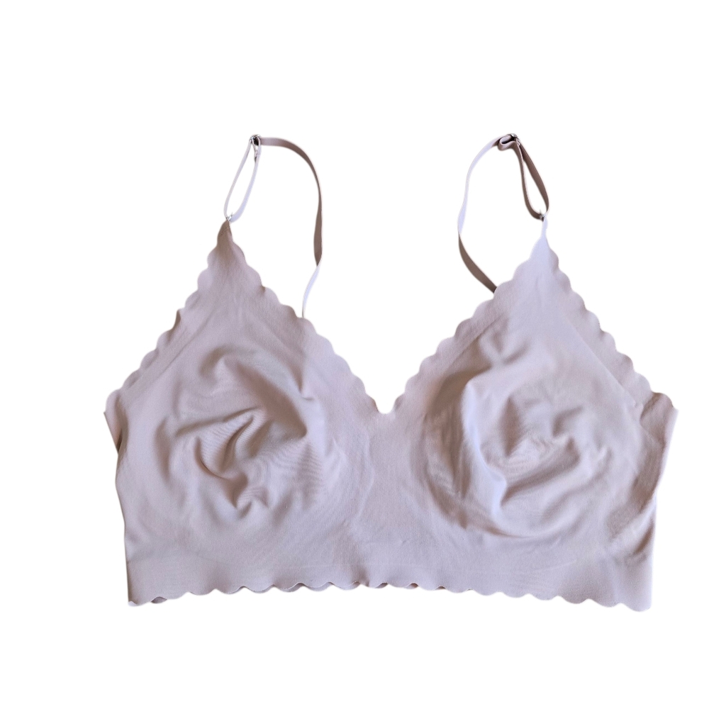🔴 3/$15 Scalloped Seamless Bra Brassieres Comfortable Adjustable Bralette